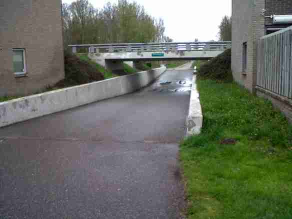 Almere access bridge