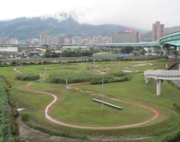 mountain bike track in Taipei