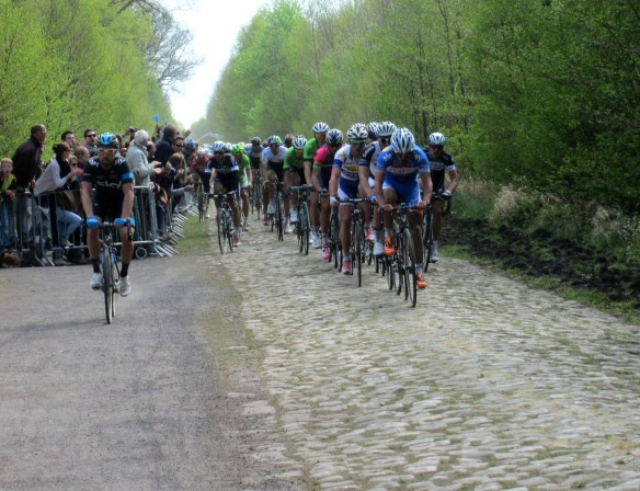 Paris Roubaix Peloton 2014 Arenberg