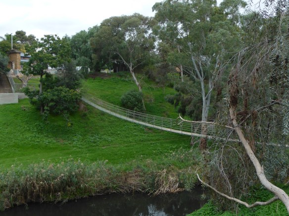 Suspension walkway Torrens River Adelaide