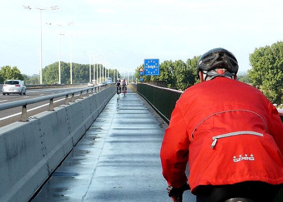 Cycle route motorway bridge